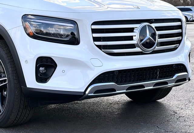 New 2026 White Mercedes-Benz GLB 250 image 2