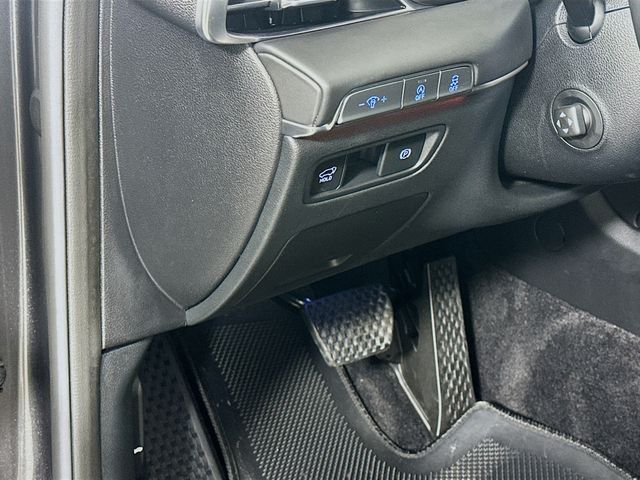 Thumbnail: 2023 Genesis GV80 - 10