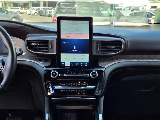2022 Ford Explorer Platinum photo