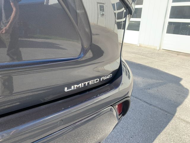 Used 2023 Toyota Highlander SUV