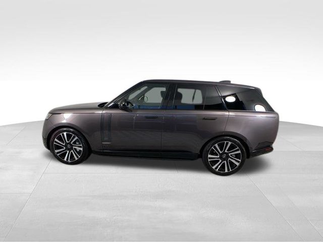 2023 Land Rover Range Rover SE 4