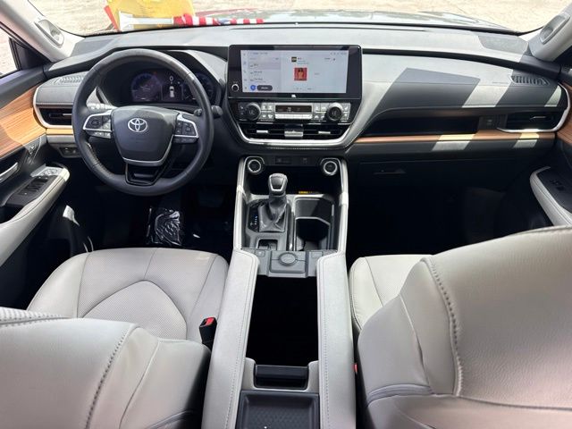 2026 Toyota Grand Highlander Limited - Photo 17