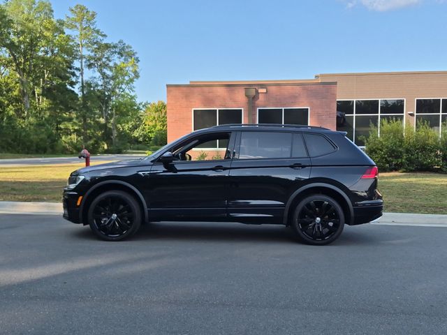 Used 2021 Black Volkswagen 2.0T SE R-Line Black image 10