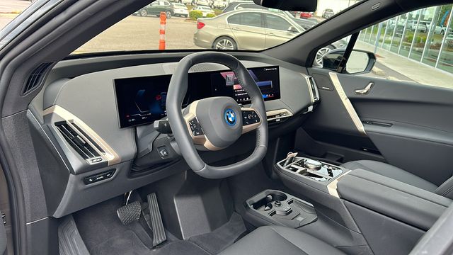 2025 BMW iX xDrive50 15