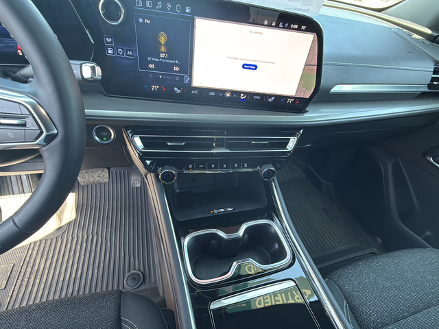 used 2024 Chevrolet Traverse car, priced at $35,731