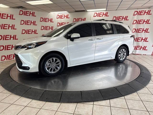 Used 2025 Toyota Sienna Van