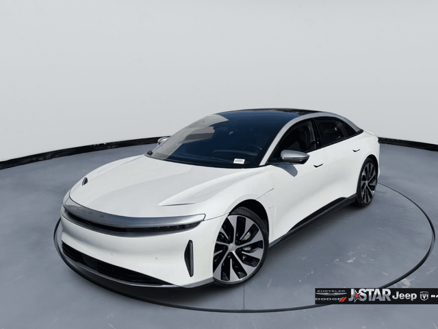 Stellar White 2022 Lucid Air Sedan All-Wheel Drive 1-Speed Automatic