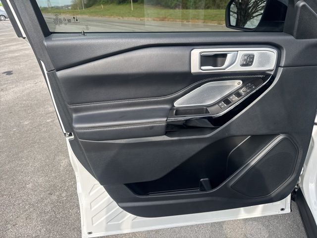 Used 2022 White Ford ST image 16