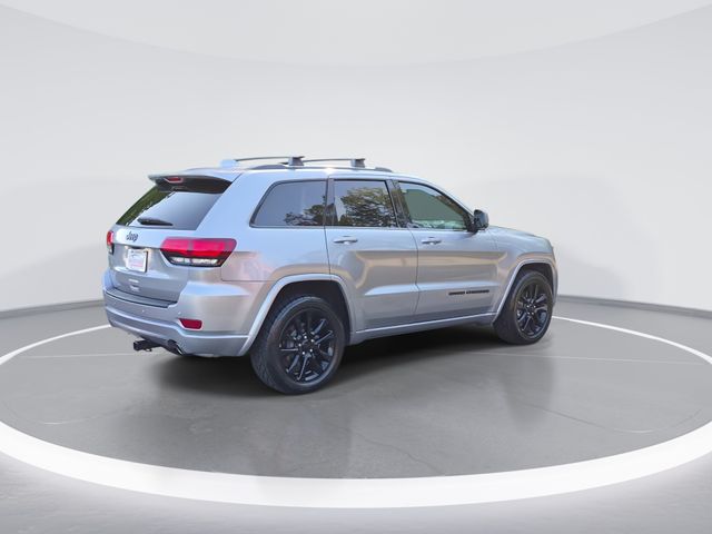 Used 2019 Silver Jeep Altitude image 8