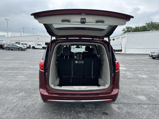 Used 2018 Red Chrysler Touring L Plus image 22