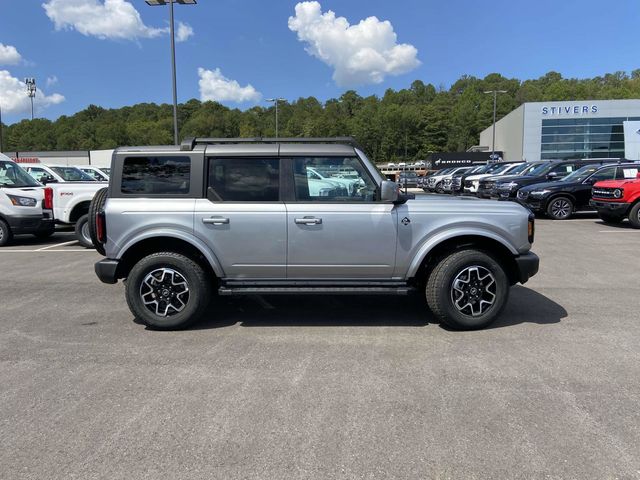 2024 Ford Bronco Outer Banks 2