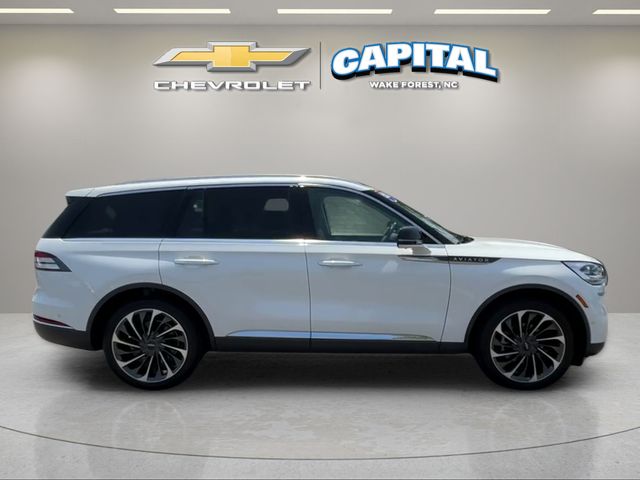 Used 2023 White Lincoln Reserve image 6