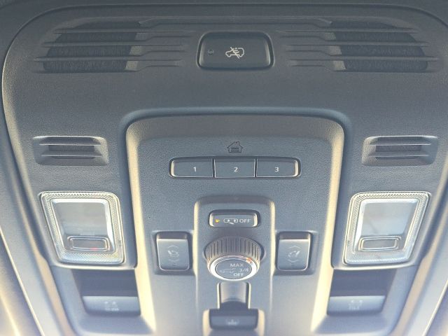 2024 GMC Yukon Denali Ultimate:C02471