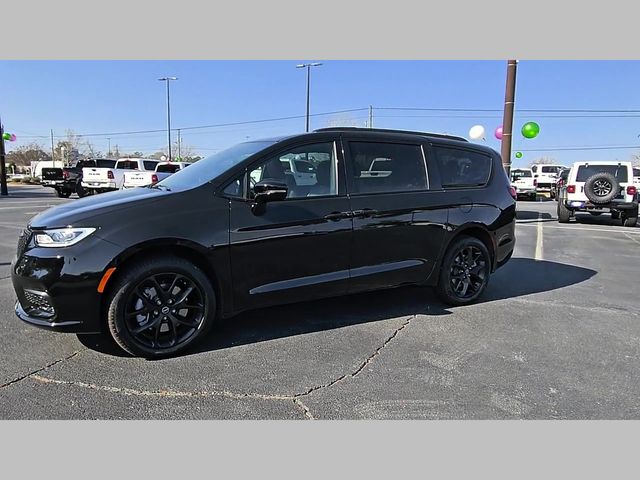 2026 Chrysler Pacifica Limited AWD