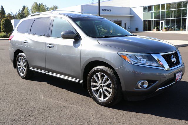 2015 Nissan Pathfinder SV 16