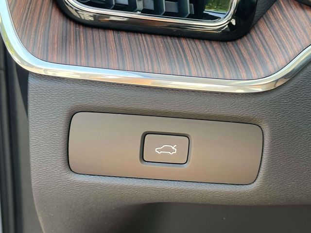 Certified Used 2024 Gray Volvo B5 Ultimate Dark Theme image 28