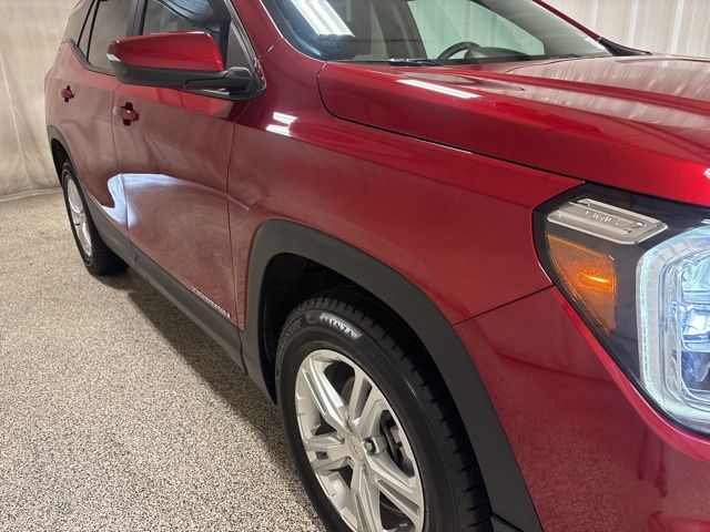 2022 GMC Terrain SLE photo