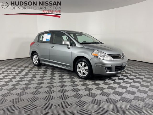 2011 Nissan Versa 1.8 SL 1