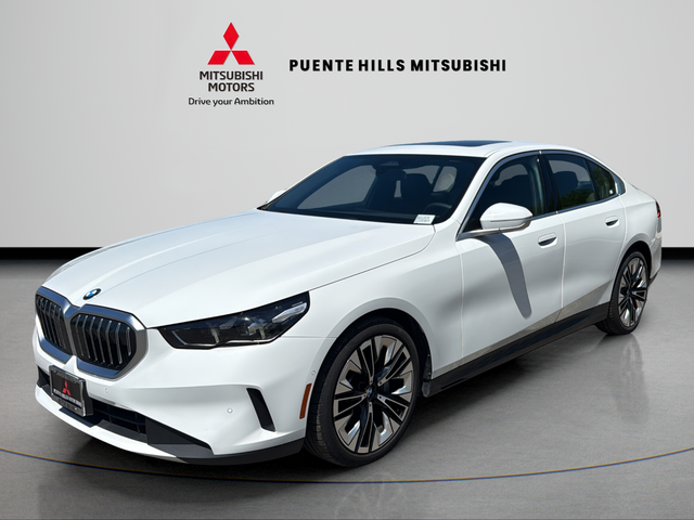 Alpine White 2025 BMW 5 Series Sedan Rear-Wheel Drive 8-Speed Automatic