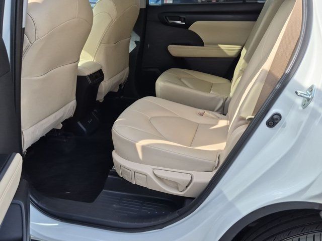 Used 2025 Toyota Highlander SUV