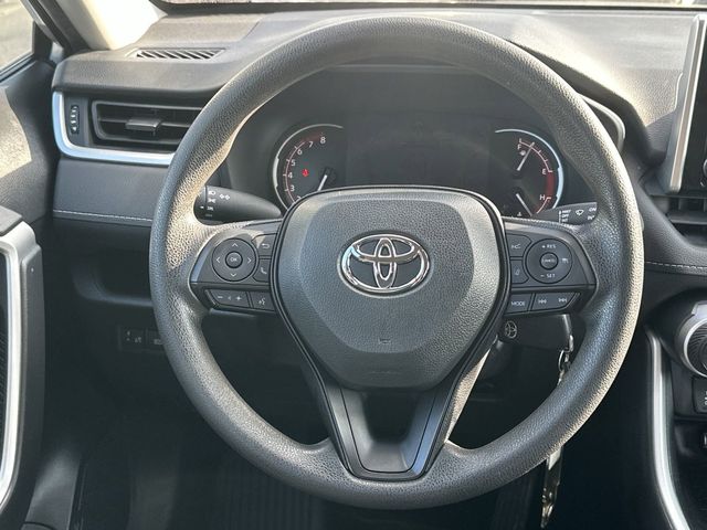 2023 Toyota RAV4 LE 8