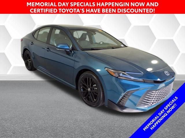 2025 Toyota Camry SE photo