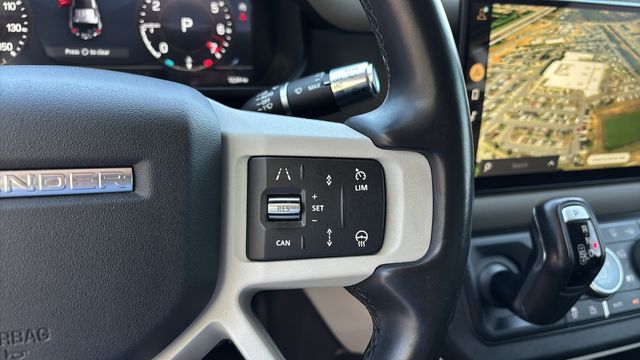 Used 2022  Land Rover SE image 24