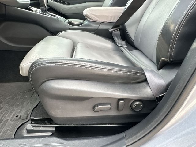 Used 2022 Silver Subaru Limited image 13