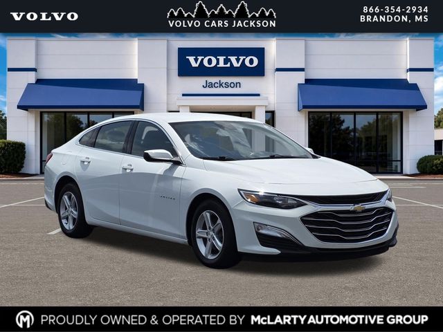 Summit White 2022 Chevrolet Malibu Sedan Front-Wheel Drive Continuously Variable Transmission
