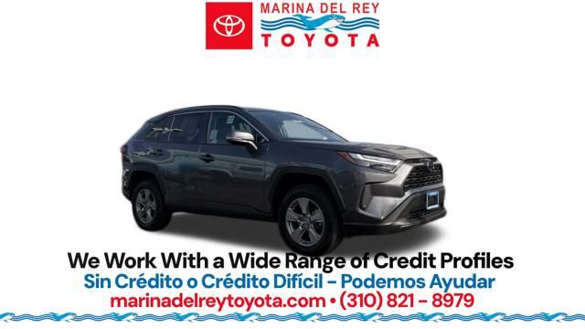 2024 Toyota RAV4 XLE's photo