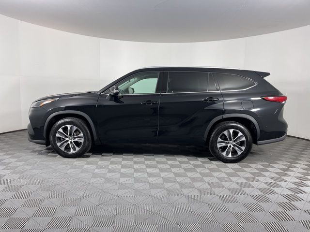 2022 Toyota Highlander XLE 6