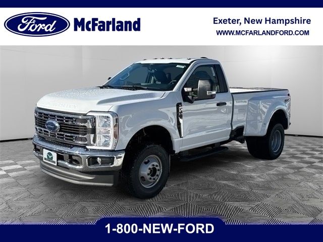 Oxford White 2026 Ford F-350 Super Duty XLT Regular Cab LB DRW 4WD Pickup Truck Four-Wheel Drive Automatic