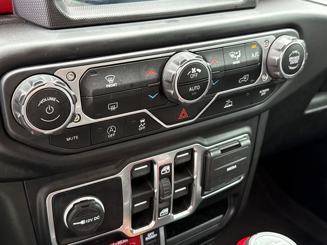 Used 2022 Gray Jeep Rubicon image 24