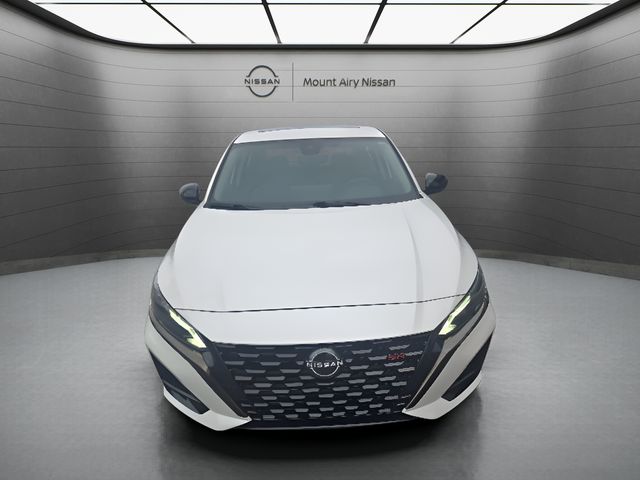 Pearl White Tricoat 2023 Nissan Altima 2.0 SR FWD Sedan Front-Wheel Drive Continuously Variable Transmission