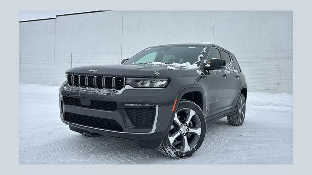 Baltic Gray Metallic Clearcoat 2026 Jeep Grand Cherokee SUV / Crossover Four-Wheel Drive 8-Speed Automatic
