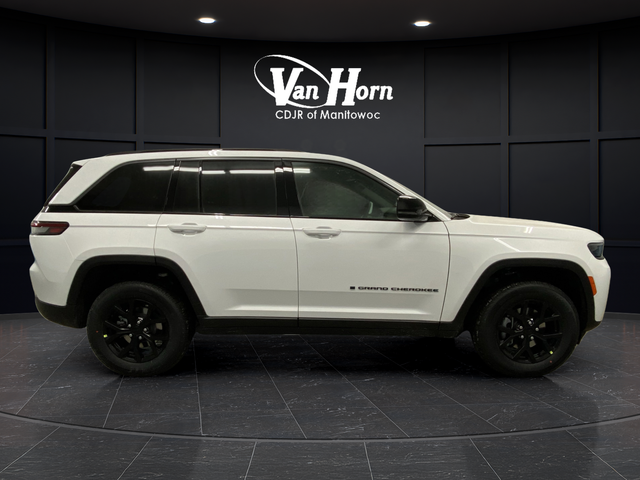 New 2026 Bright White Clearcoat Jeep Laredo Altitude image 2