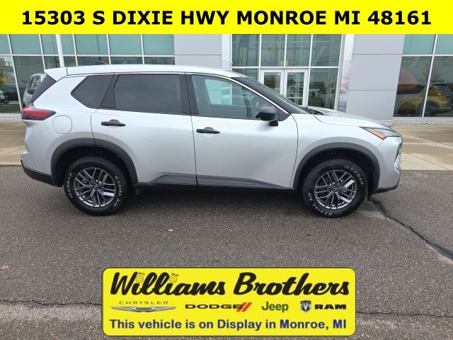 2024 Nissan Rogue S - Brilliant Silver Metallic exterior view 4