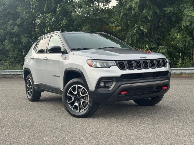 Silver Zynith Metallic Clearcoat 2024 Jeep Compass SUV / Crossover Four-Wheel Drive 8-Speed Automatic