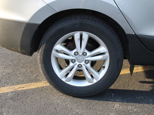 Used 2013 Diamond Silver Hyundai GLS image 8