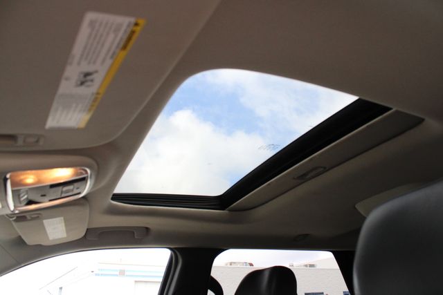 Used 2015 Gray Dodge Citadel image 6