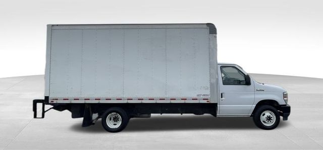 2021 Ford E-350SD photo