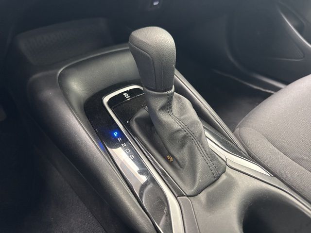 2025 Toyota Corolla LE - Photo 9