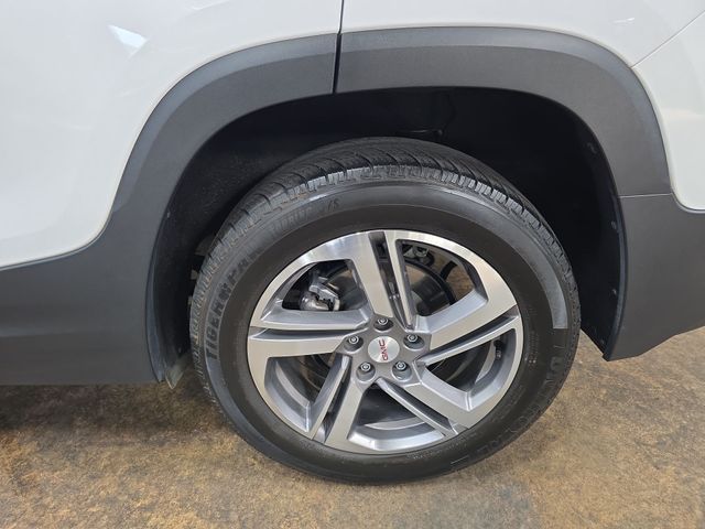 Used 2020 White GMC SLT image 33