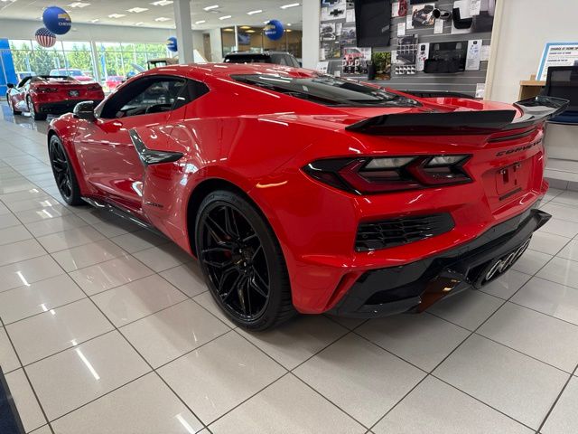 Used 2024 Red Chevrolet Z06 image 9