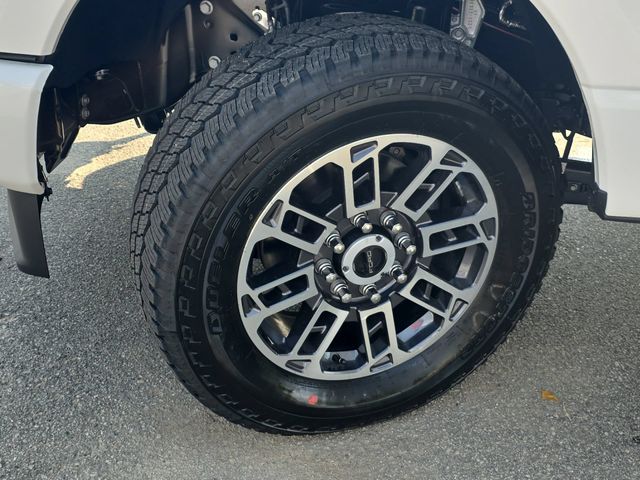 New 2026 Star White Metallic Tri-Coat Ford F-350® Platinum® image 33