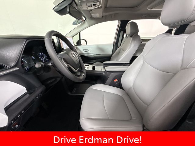Used 2025 Toyota Sienna Van