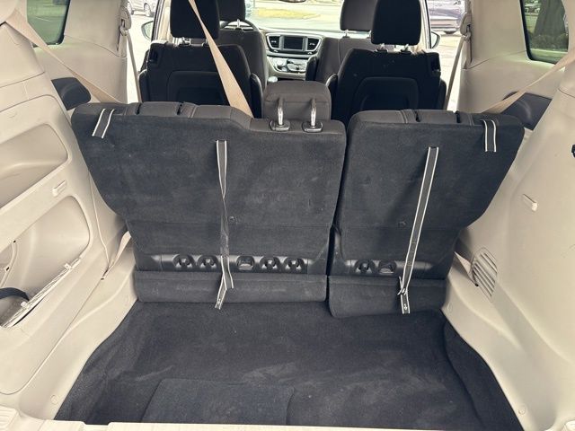 Used 2023 Black Chrysler LX image 29