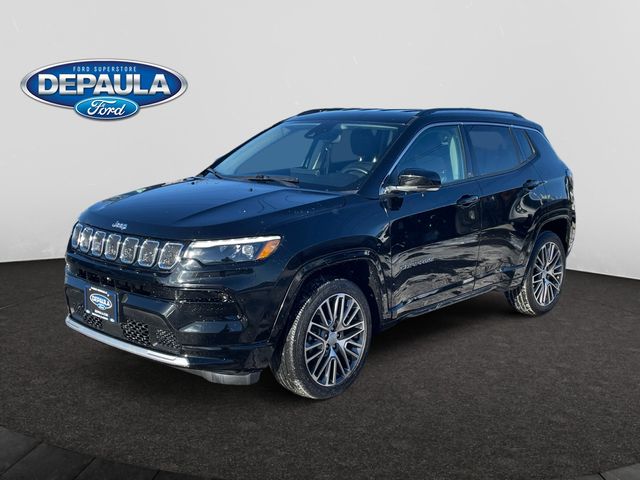 Diamond Black Crystal Pearlcoat 2022 Jeep Compass Limited 4WD SUV / Crossover Four-Wheel Drive 9-Speed Automatic