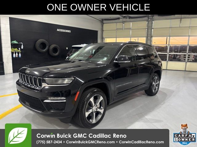 Diamond Black Crystal Pearlcoat 2023 Jeep Grand Cherokee SUV / Crossover Four-Wheel Drive 8-Speed Automatic