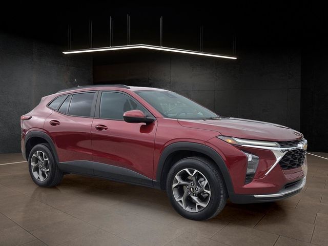 Red (Crimson) 2025 Chevrolet Trax SUV / Crossover Front-Wheel Drive 6-Speed Automatic